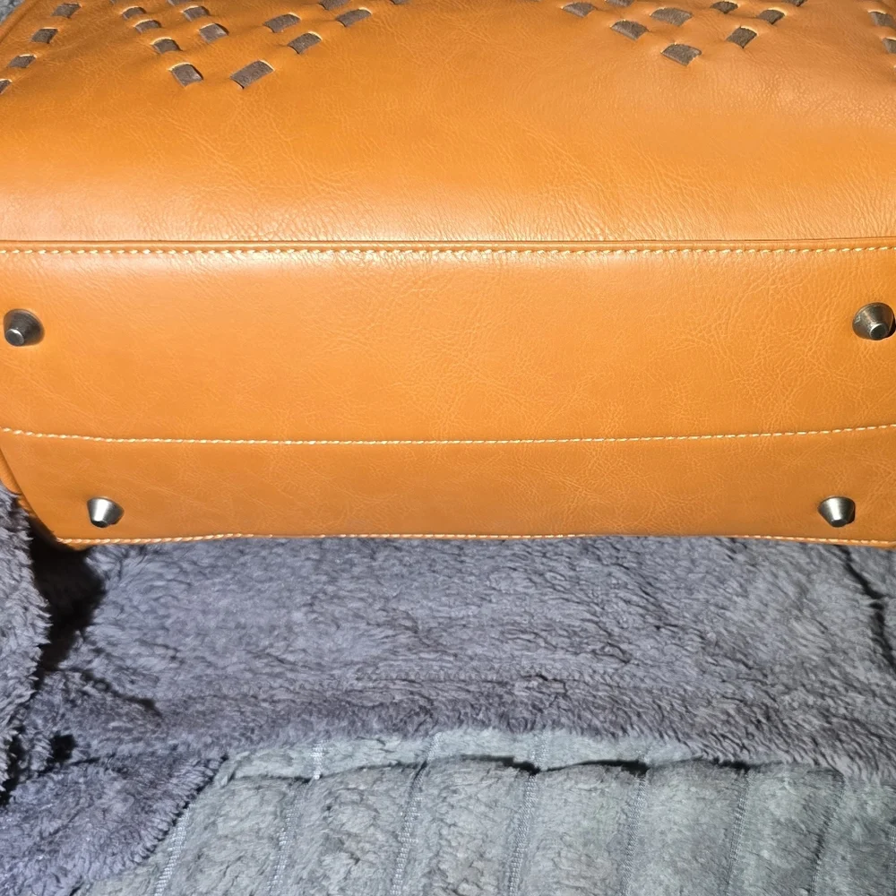 Wrangler W Barrel Purse
